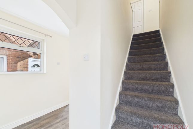 5 Poplar Avenue, Wrexham photo 2