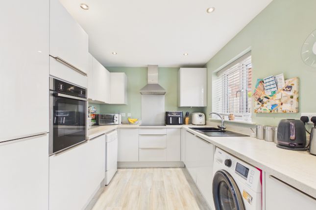 8 Westfields Drive, Beverley, East Riding of Yorkshire photo 4