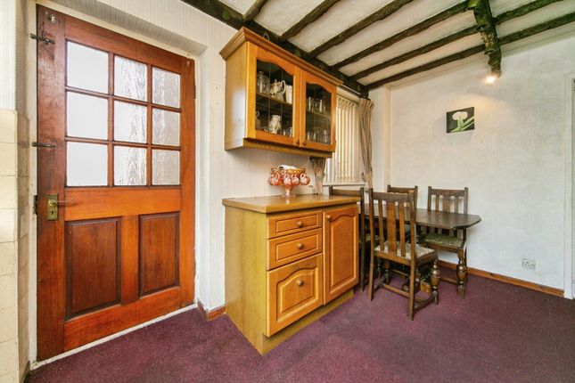 4, Knowsley Close, Merseyside photo 3