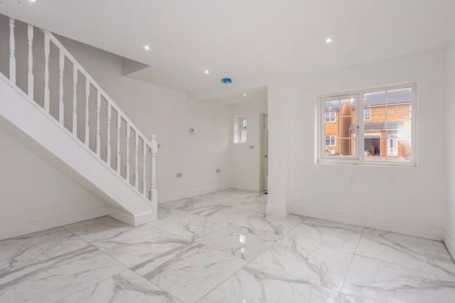 128, Wingate Road, Luton photo 3