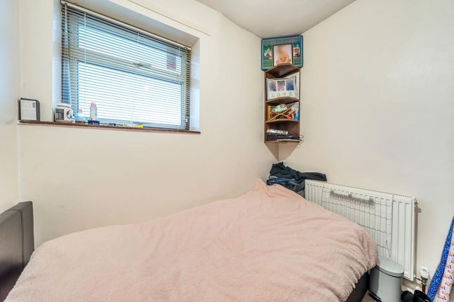 Terraced house for sale in Slough, Berkshire