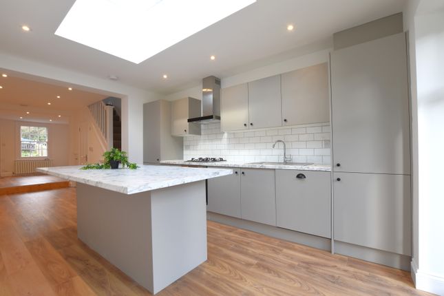 Thumbnail Terraced house to rent in North End, Buckhurst Hill