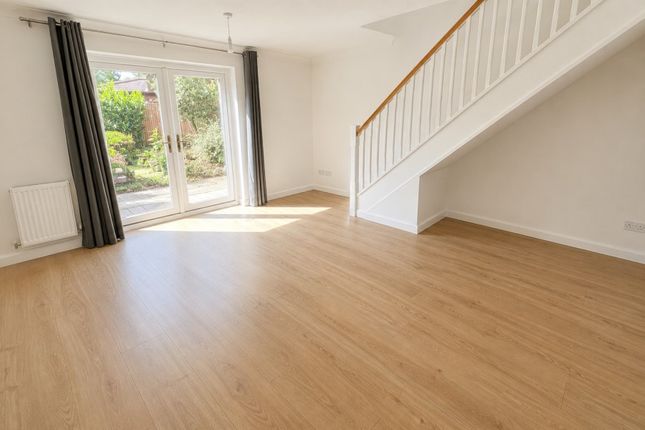 19, Bowers Close, Guildford photo 2