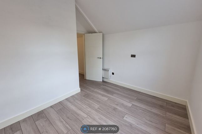 Flat to rent in Talbot Road, Old Trafford, Manchester