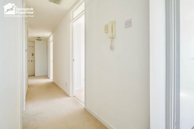 121, Ashdown, Hove photo 2