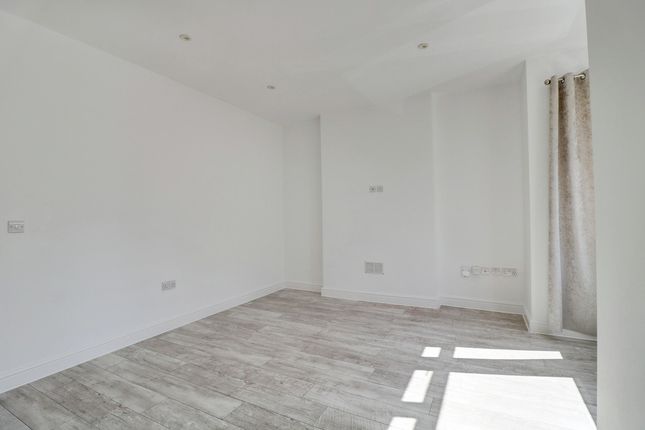 373a, London Road, Westcliff-on-sea photo 2
