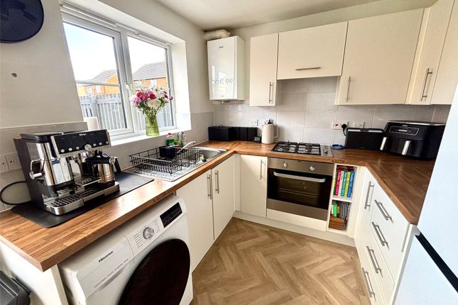 7, Navigation Drive, Burnley photo 3