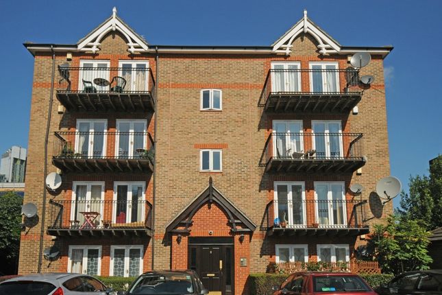 11 Capitol Apartments, 5, Bolingbroke Walk, London photo 3