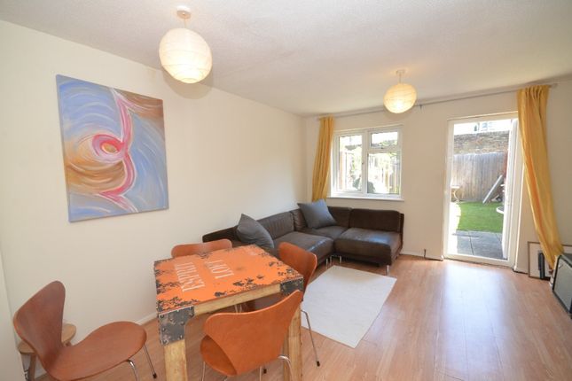 22, St Benets Close, London photo 5