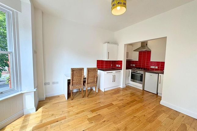 Flat 1, 1-3, Carline Road, Lincoln photo 3