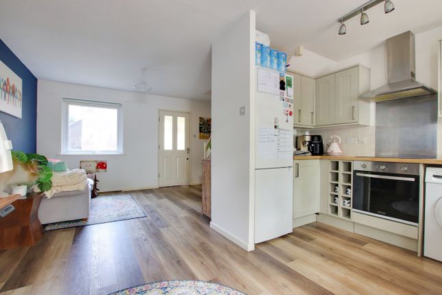 46, Bankview, Lymington photo 2