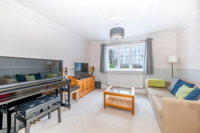 6, Longbury, Uckfield photo 4