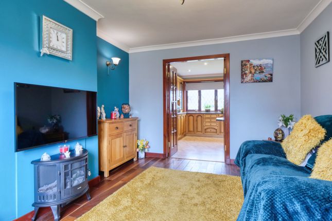 10 Scalpay Place, Kilmarnock photo 3