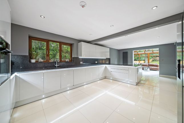64, Clara Drive, Pudsey photo 4