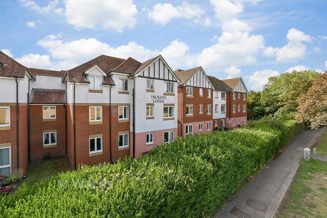 1-bed flat on Dickens Lodge, Wealdhurst Park, Broadstairs, £140,000