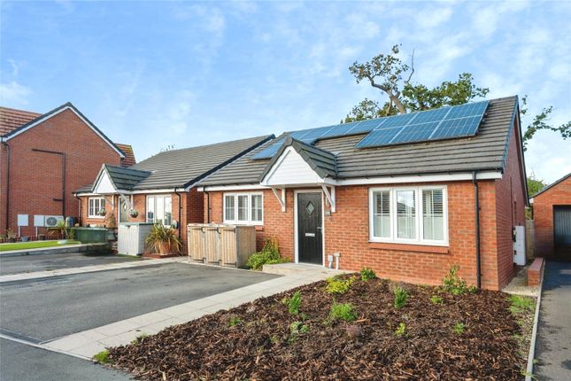 2-bed bungalow on 68, Phillips Way West, Warwick, £415,000