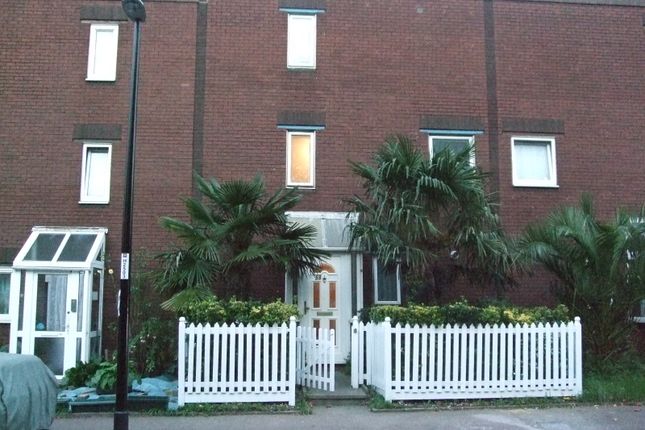 Thumbnail Room to rent in Wild Goose Drive, London
