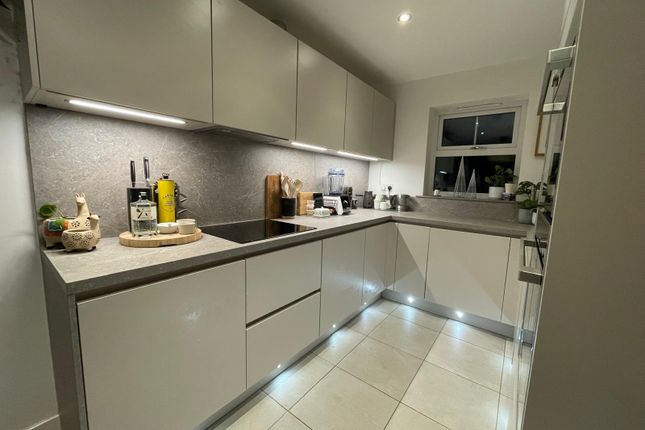 5, Sark Court, Leeds photo 3