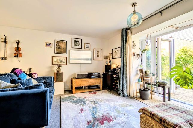 3, Skylark Street, Bordon photo 2
