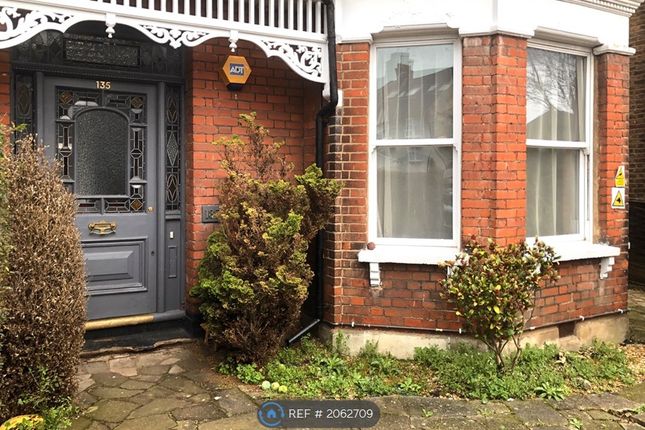 Thumbnail Flat to rent in Lichfield Grove, London