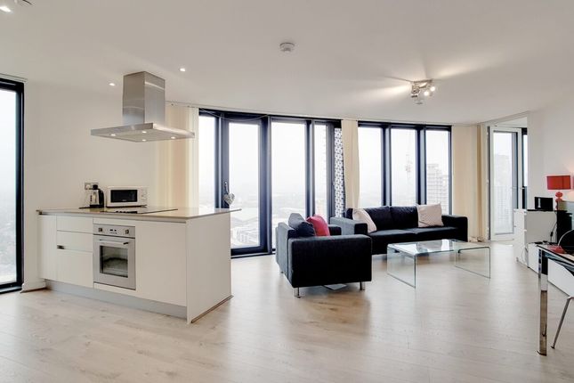 Thumbnail Flat to rent in Station Street, London