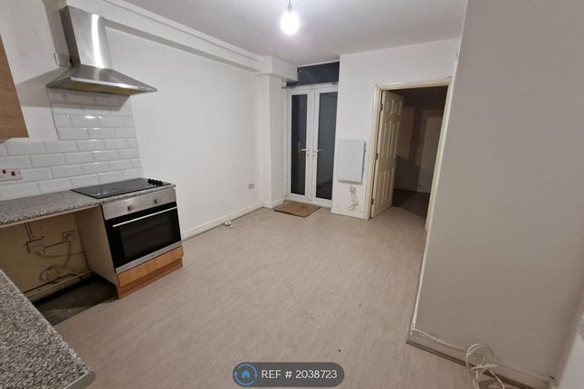 Thumbnail Flat to rent in Woodland Road, Gorton, Manchester