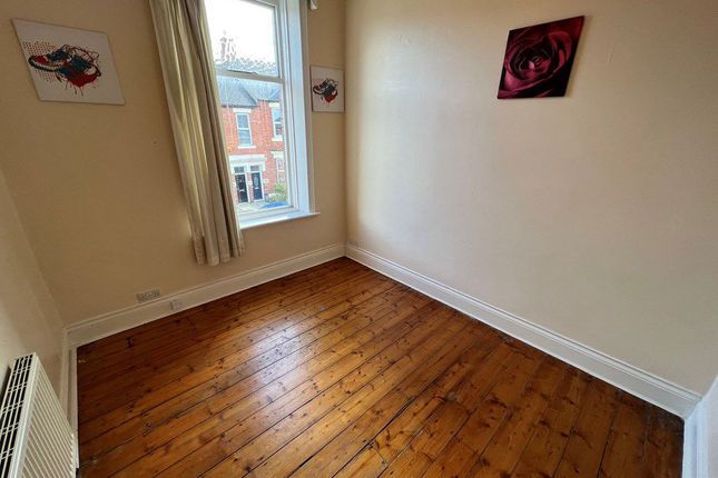 16, Sandringham Road, Newcastle upon Tyne photo 4