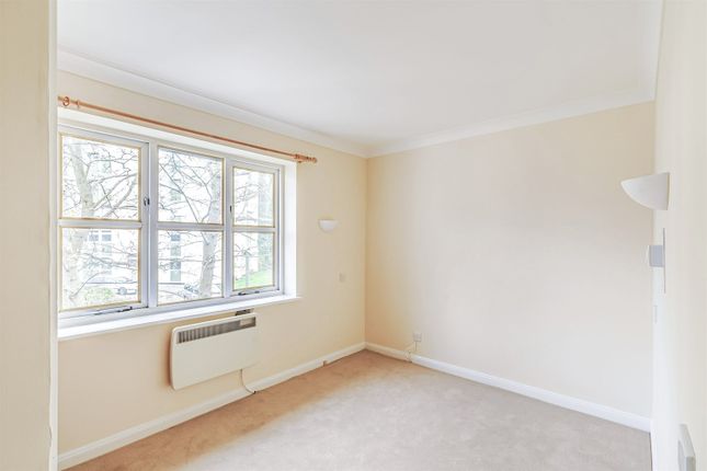 23, Alexandra Lodge, Monument Hill, Weybridge photo 4