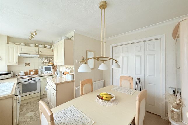 10, Green Hill Road, Hyde photo 3