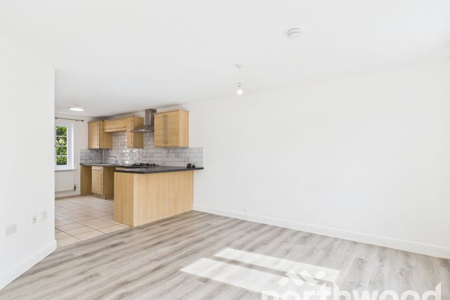 39, Swaffer Way, Ashford photo 4