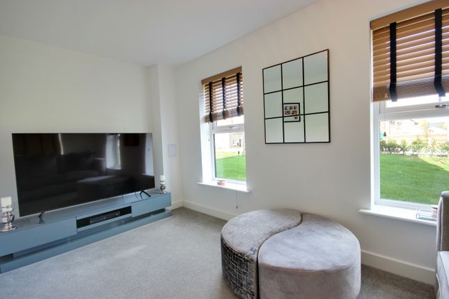 12, Silver Birch Close, Beverley photo 3