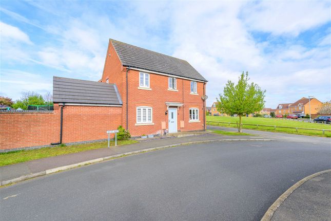 Thumbnail Detached house for sale in Hoylake, Grantham