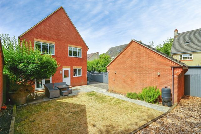 4, Dittander Close, Bicester photo 4