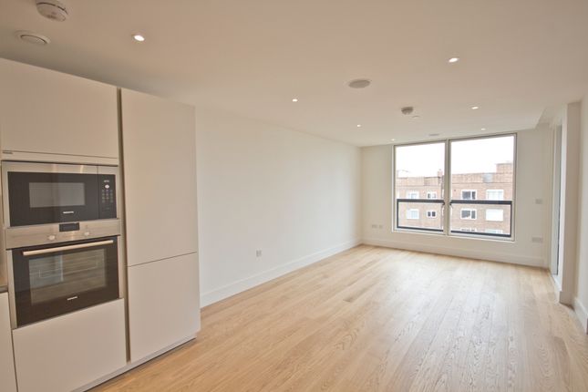 Thumbnail Flat to rent in 121 Upper Richmond Road, Putney