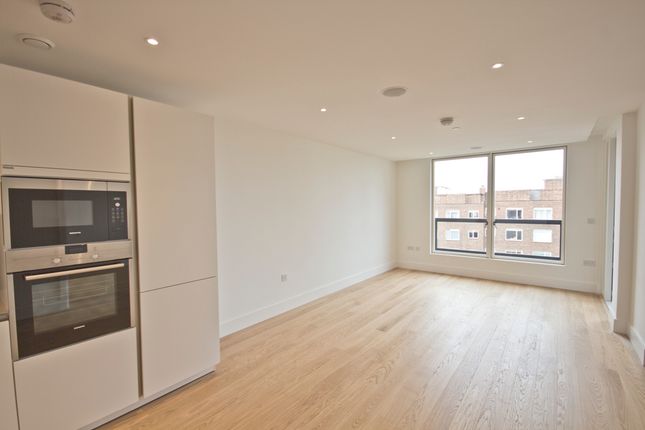 Flat to rent in 121 Upper Richmond Road, Putney