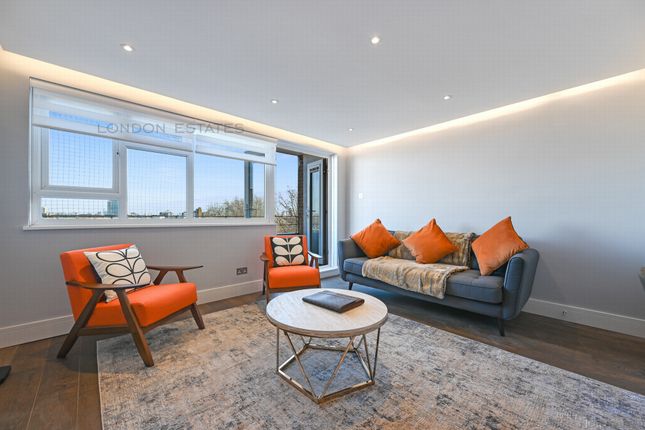 Flat for sale in Cobbs Hall, Fulham Palace Road, Fulham
