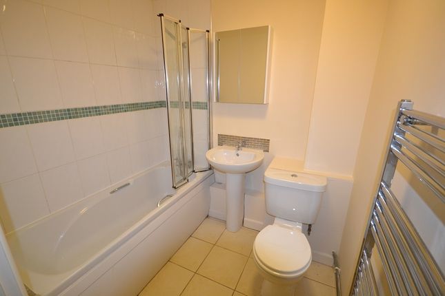 Flat to rent in Whitefriars Street, Coventry