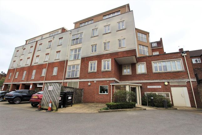 Thumbnail Flat to rent in Fretwell House, Chase Side, Southgate