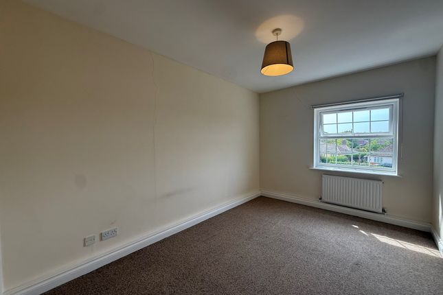 Flat 12, Romsey photo 4