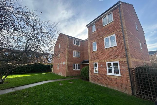 Studio studio on 297, Redford Close, Feltham, £260,000