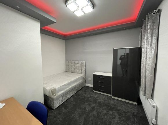 Bedroom Photo 3