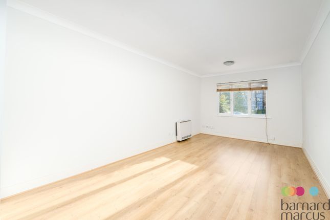 Thumbnail Flat to rent in 24 - 26 Friern Park, North Finchley, London