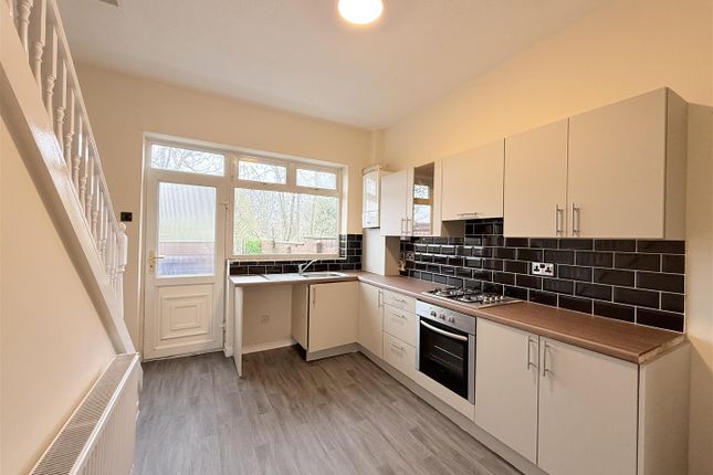 30A, Cheetham Hill Road, Dukinfield photo 3