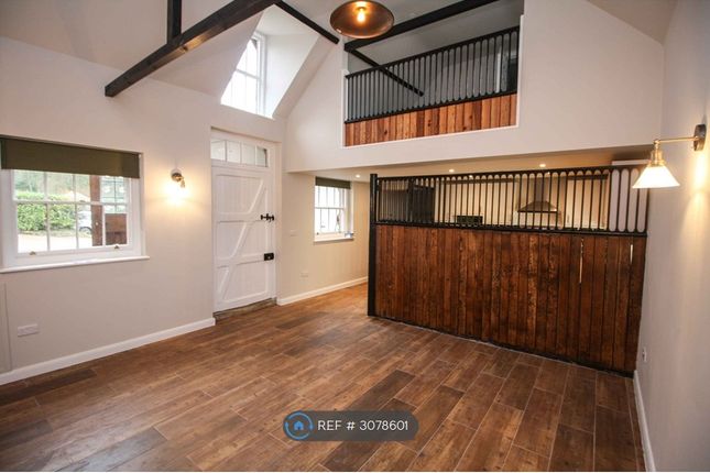1-bed terraced on Newbury, £1,250/mo