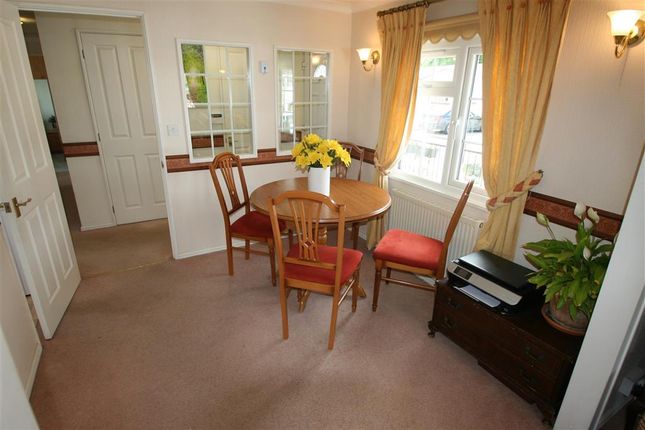 Thumbnail Mobile/park home for sale in Kaysland Park, West Kingsdown, Sevenoaks, Kent