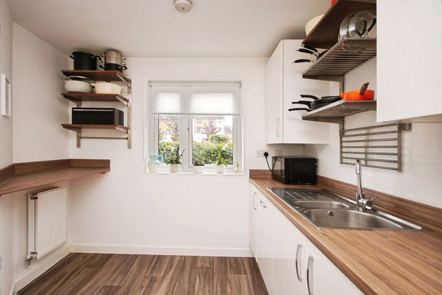 45, Buttercup Crescent, Bristol photo 4