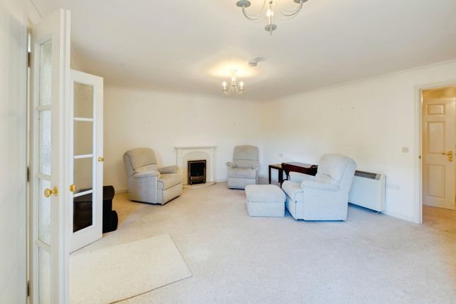 8, Highview Court, Highcliffe photo 4