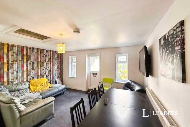 Room 3, 40, Henville Road, 40 Henville Road photo 3