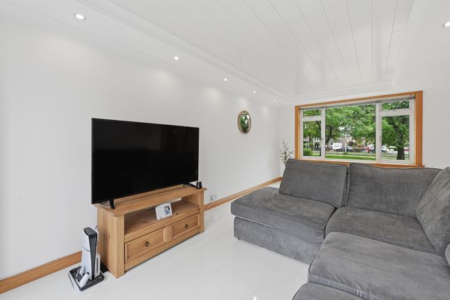 55, South Parks Road, Glenrothes photo 4
