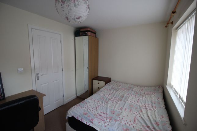 Terraced house to rent in Kings Sconce Avenue, Newark